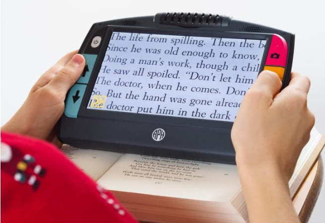 Photo of the Juno Handheld Magnifier from the ATRC lending library.