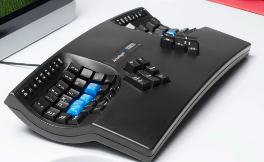 Photo of the Advantage 2 Keyboard from the ATRC lending library.
